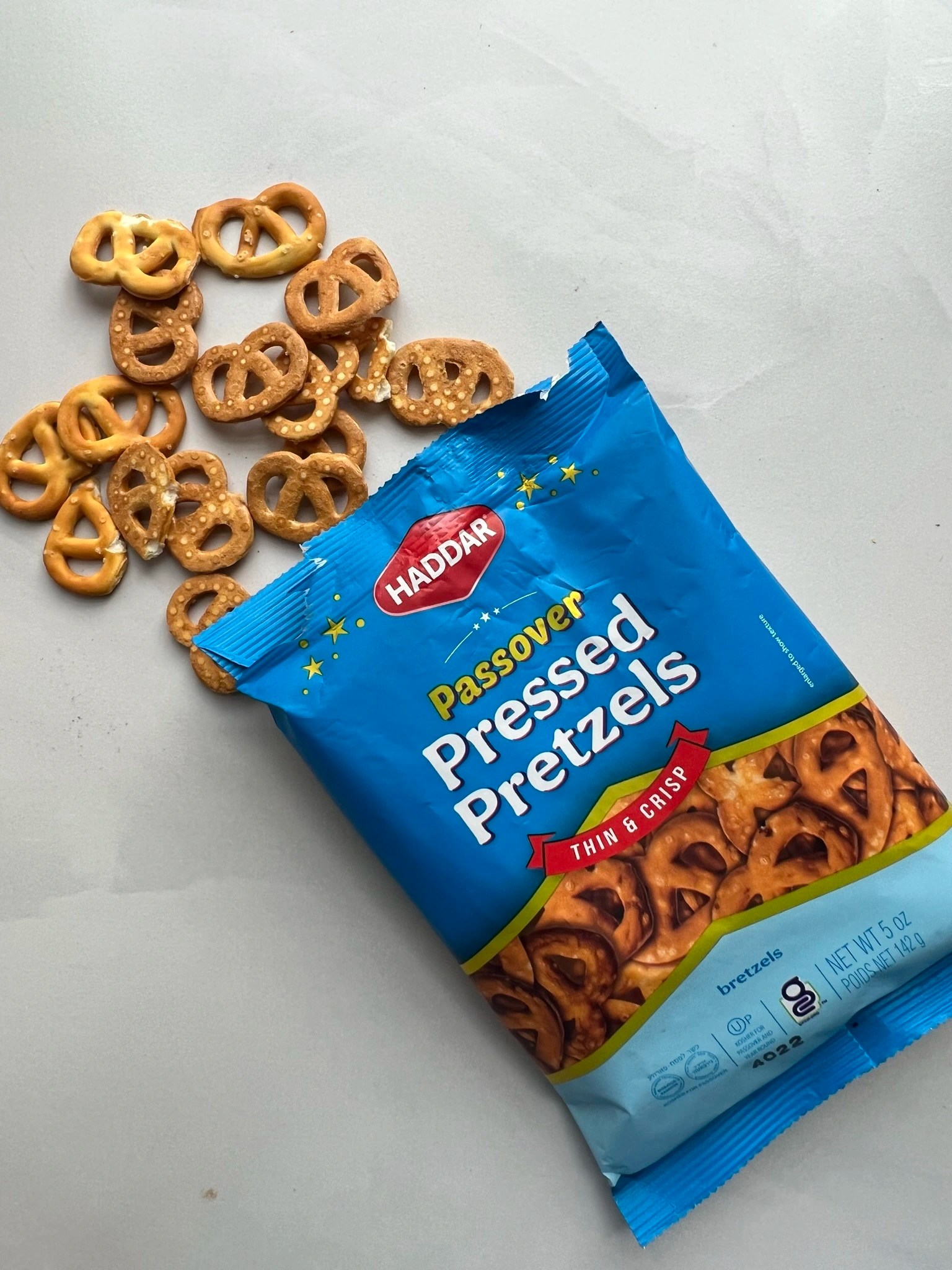 Chanie Apfelbaum Tries Out The Newest Passover Snacks!