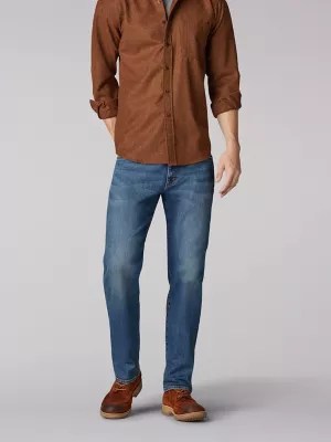Men’s Extreme Motion Straight Fit Tapered Leg Jean Lee®