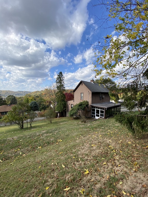 1021 HIGHLAND AVE PITCAIRN, PA 15140, Pitcairn, PA 15140 Pittsburgh