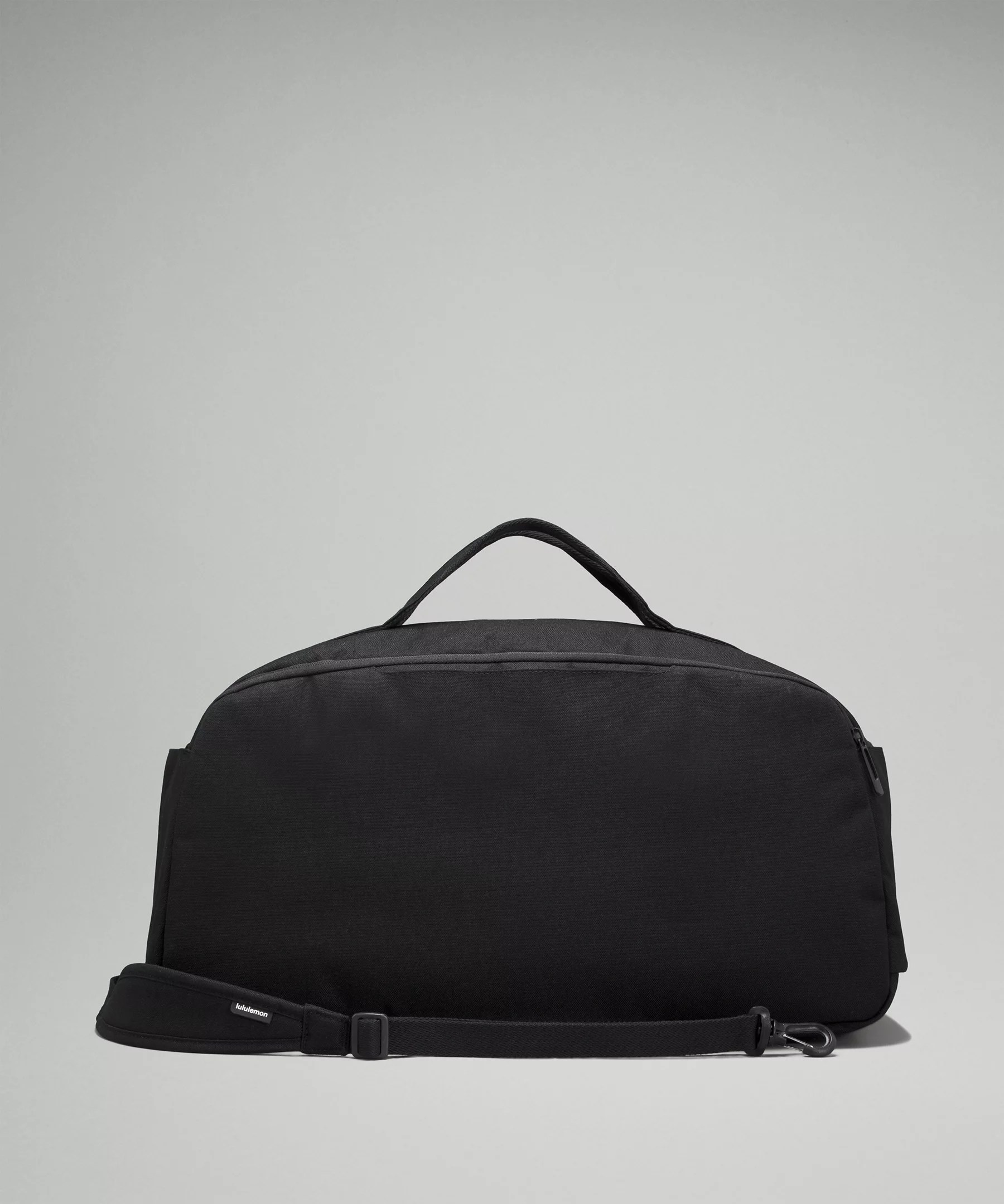 Command the Day Duffle Bag 40L lululemon SG