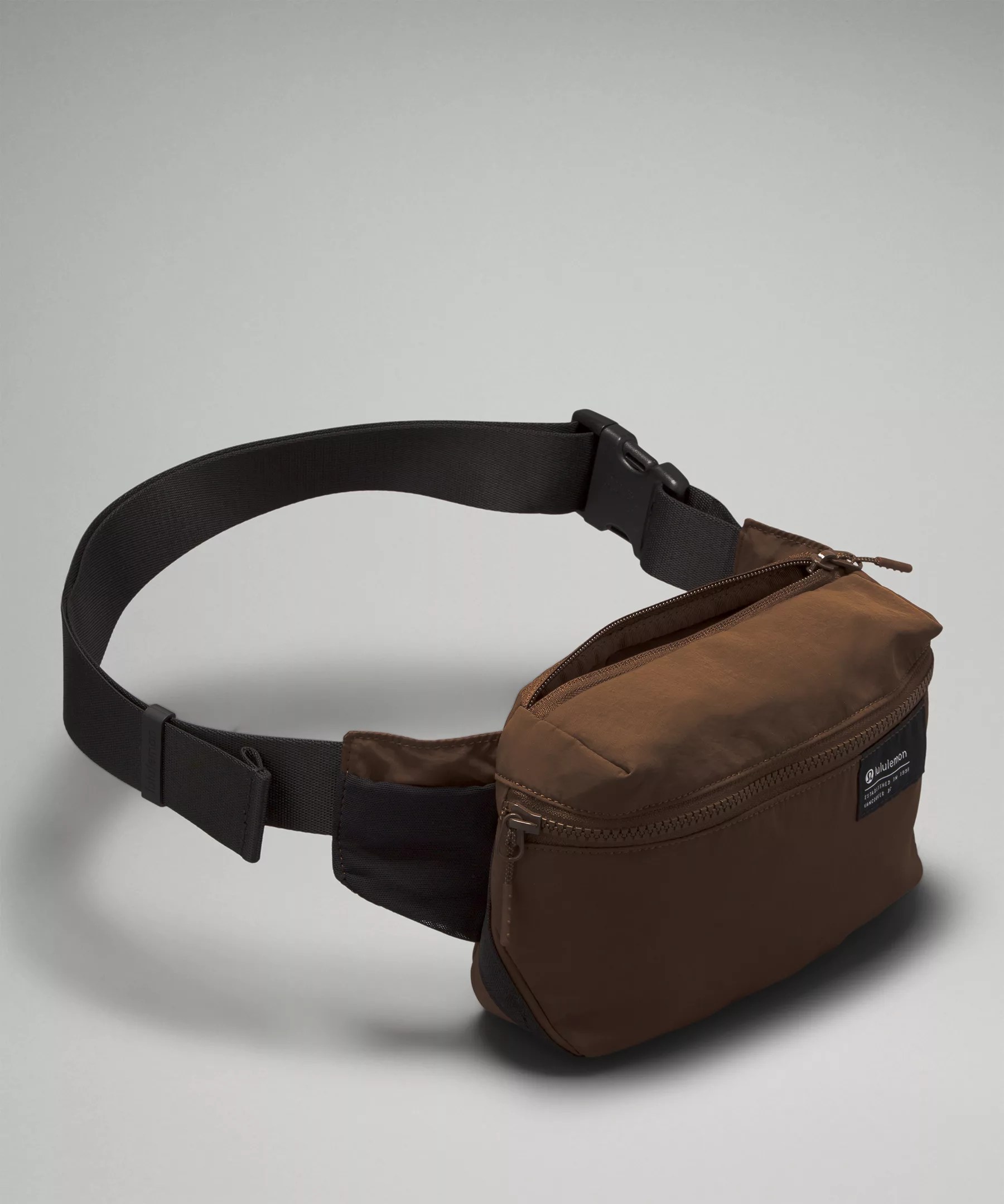 NWT Lululemon Athletica Clean Lines Belt Bag in Red Rock