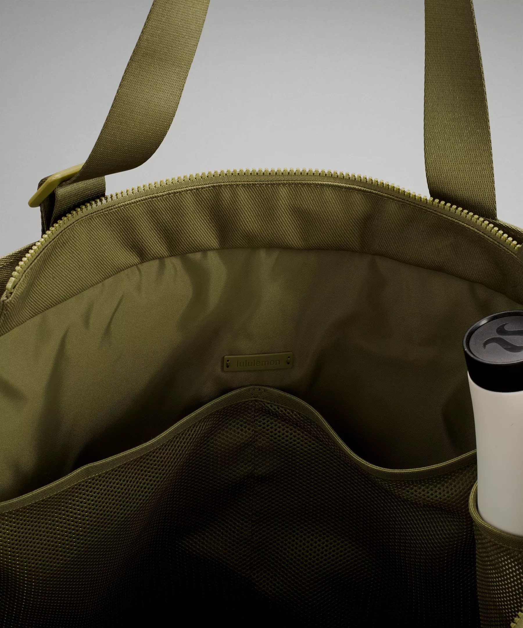 Clean Lines Canvas Tote Bag 22L Bags Lululemon EU