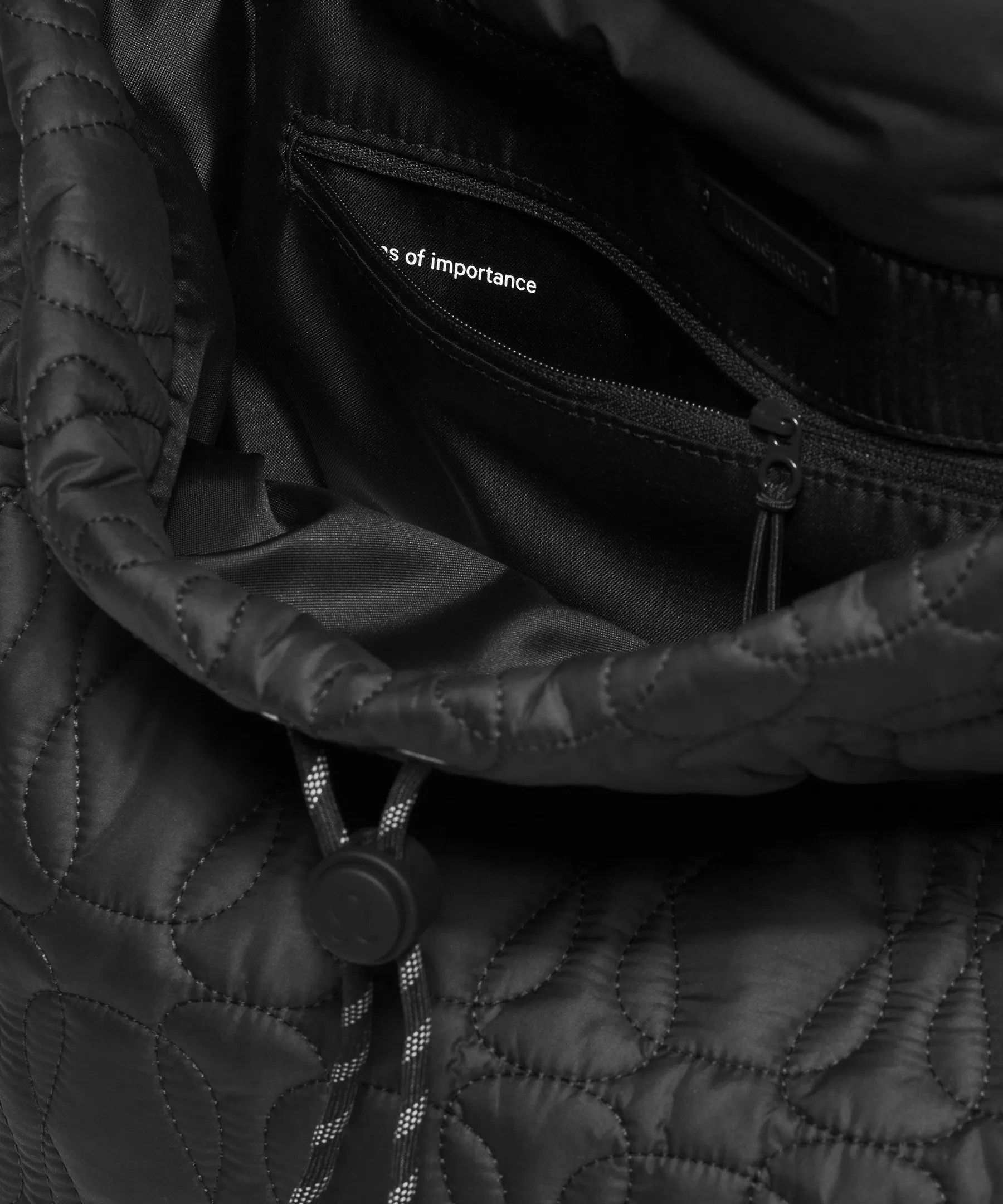 Quilted Embrace Backpack 13L バッグ Lululemon JP