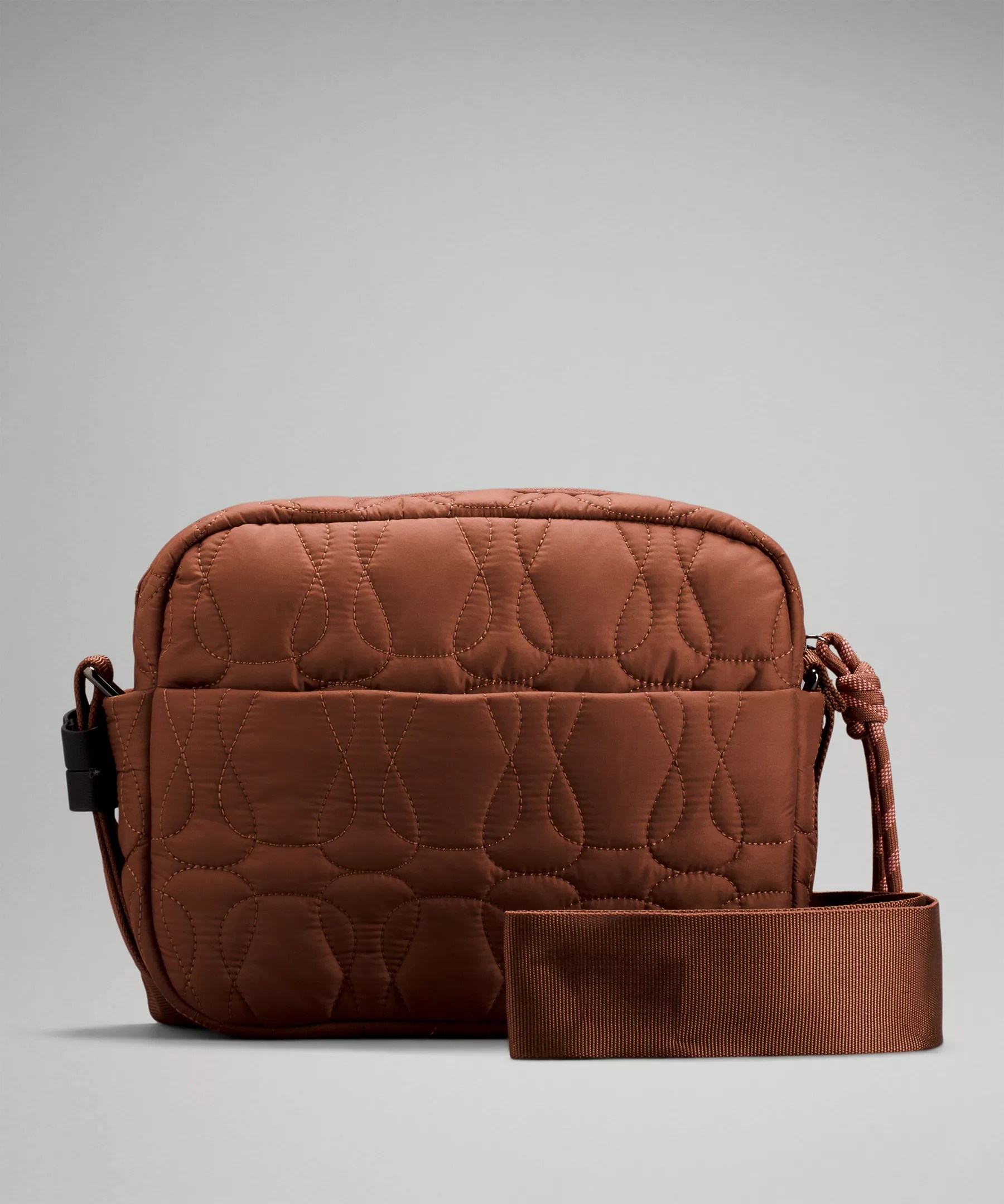 Quilted Embrace Crossbody バッグ Lululemon JP