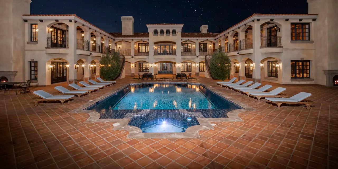 A Desert Megamansion Takes in the Views From Phoenix’s Storied Biltmore