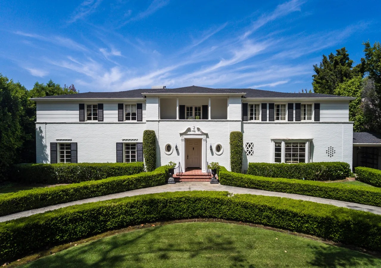 Former Los Angeles Home of Ronald Reagan Relists for 6.75M Mansion