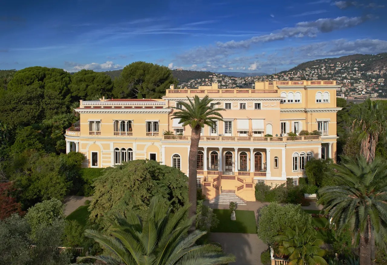 Ukrainian Billionaire Is Buyer of €200 Million French Riviera Mansion