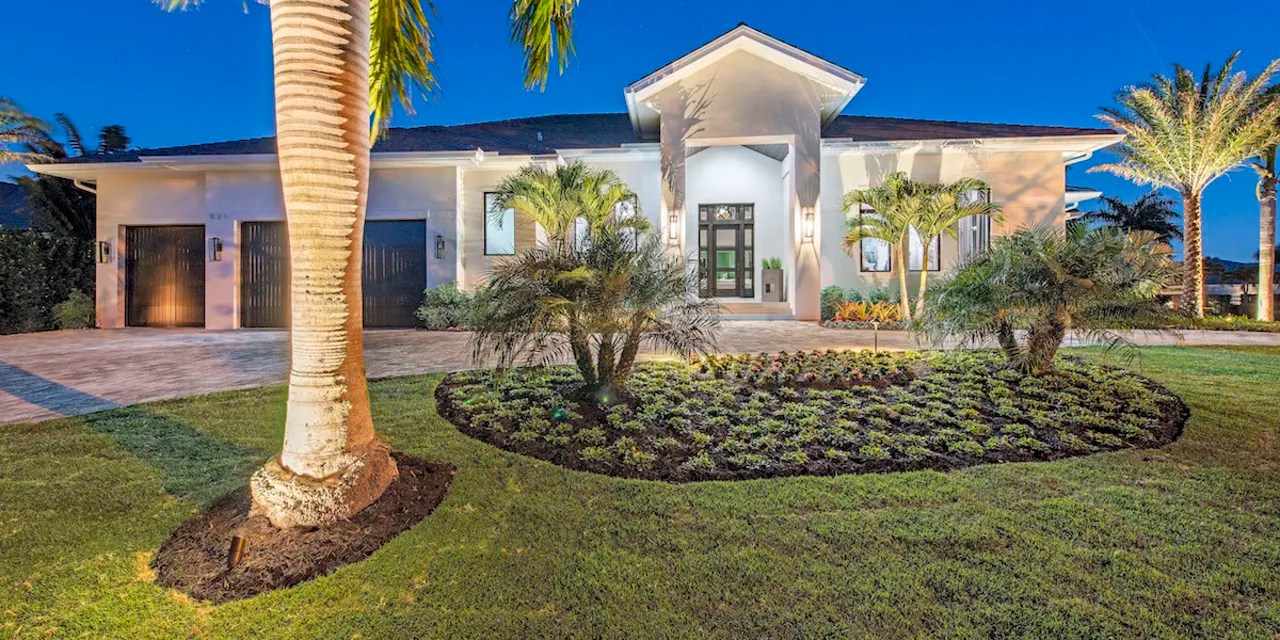A NewlyBuilt Contemporary House in Naples, Florida, Hits the Auction Block Mansion Global