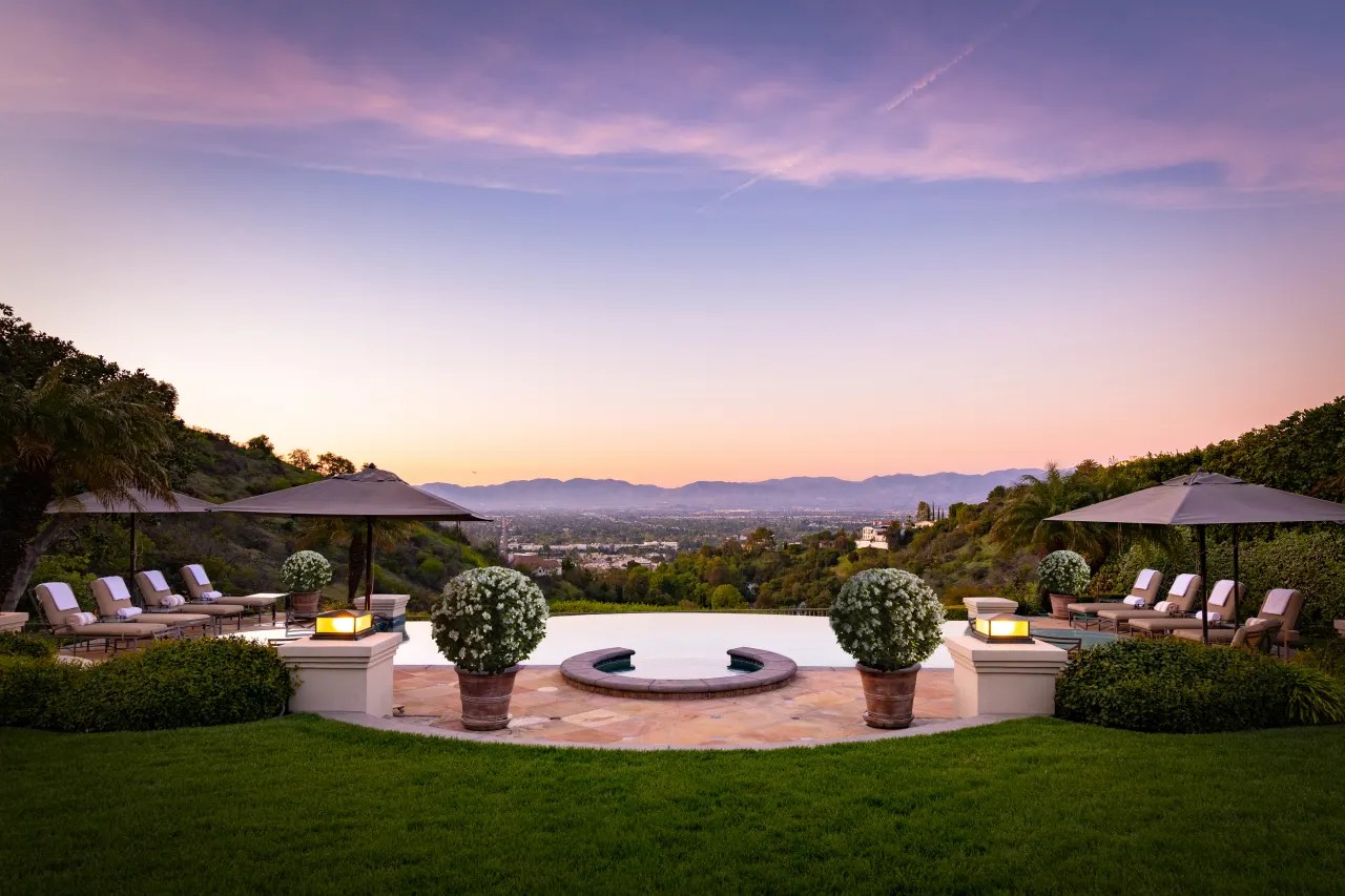 Mulholland Estates Who Lives In