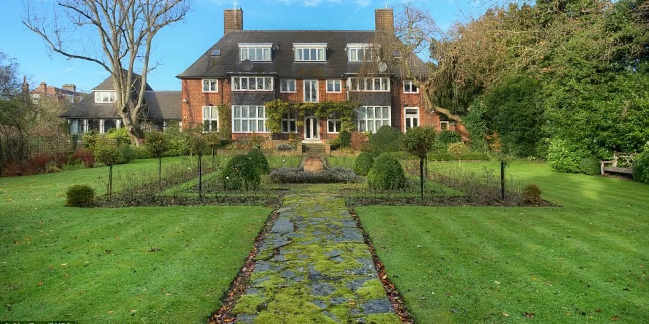 Former King Constantine II’s Longtime London Home Sells for £6M