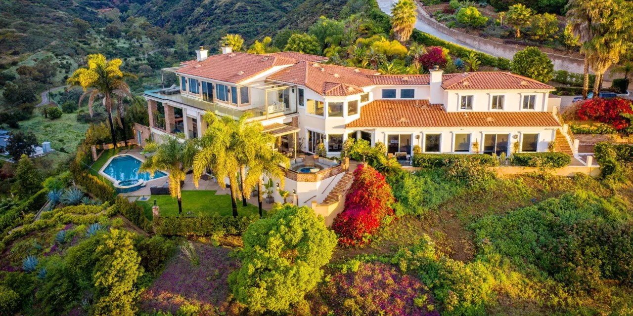 Malibu Estate With a CelebrityStudded Recording Studio