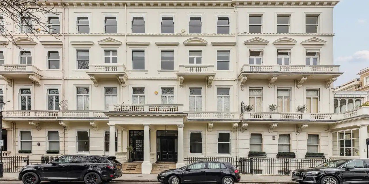 A Duplex Overlooking One of Prime London’s Very First Garden Squares
