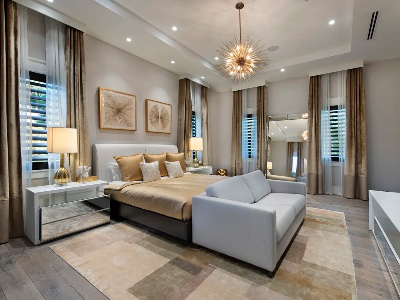 Inside Mansion House Bedroom