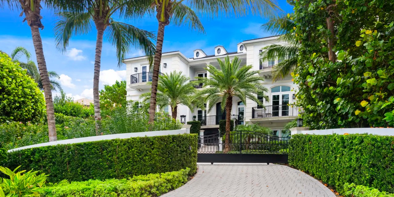 An Oceanfront Estate in Hillsboro Beach, Florida, Sells for