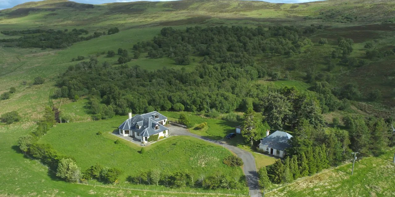 Scottish Estate Offers Three Residences on More Than 900 Acres for £1.7