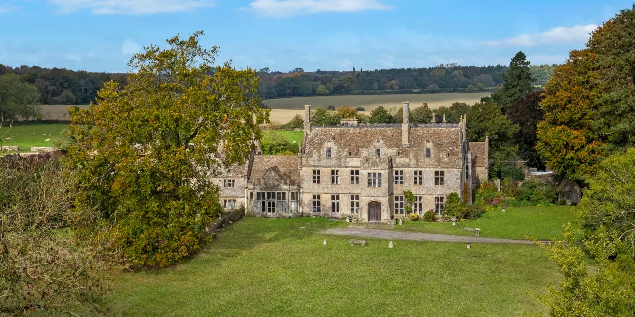 English Manor Next Door to Prince Charles’s Gloucestershire Estate