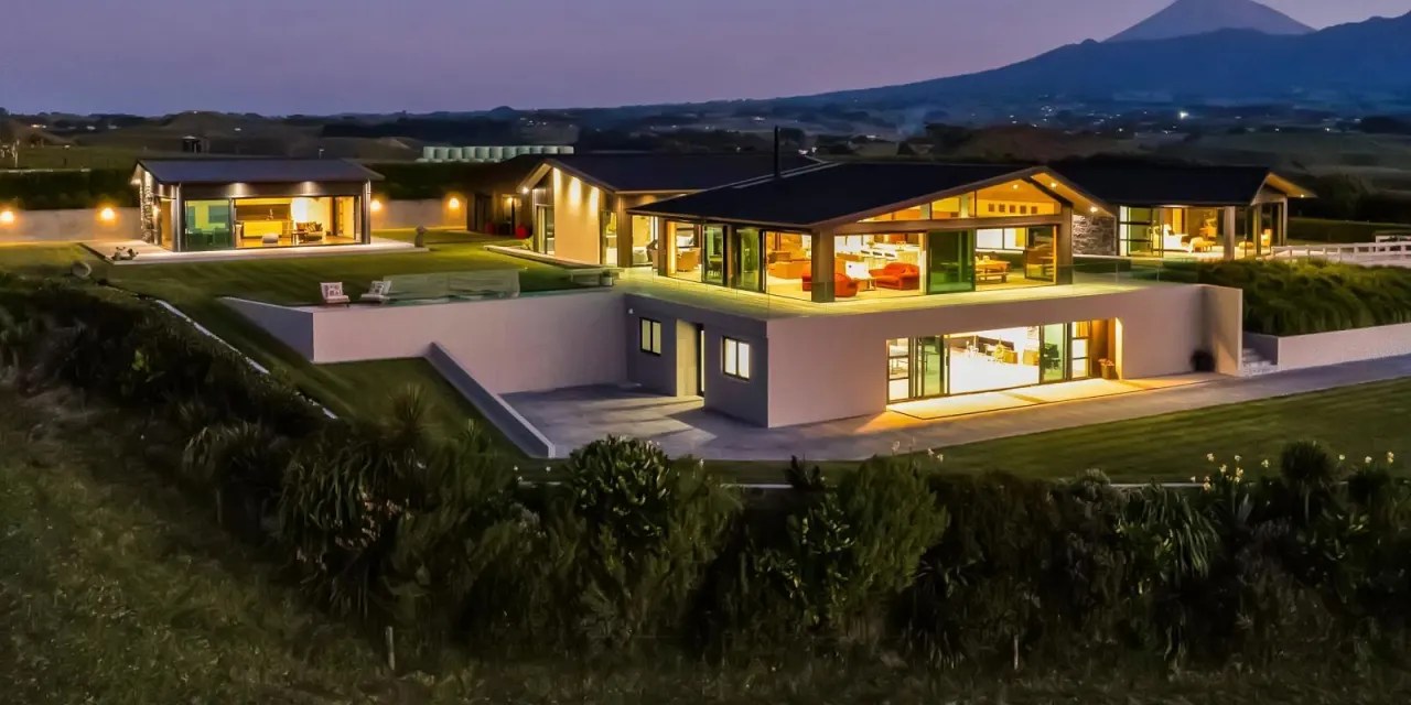 On New Zealand’s North Island, This Contemporary Home Could Set Local