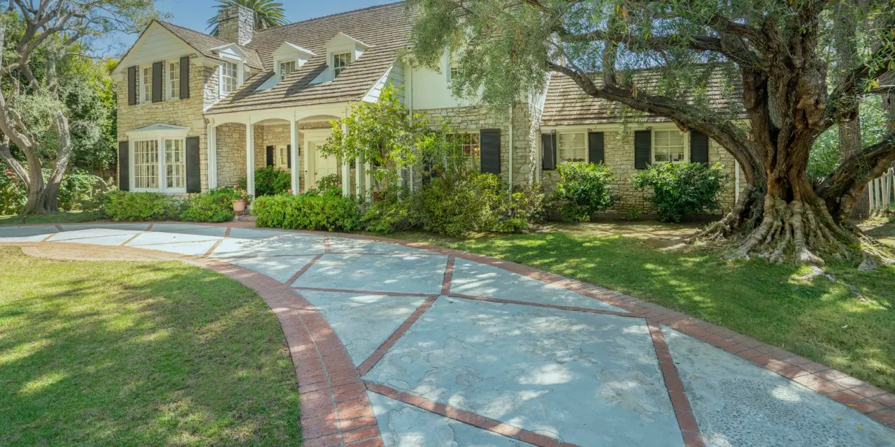 Paul R. WilliamsDesigned Home Lists for 5.25M in Los Angeles