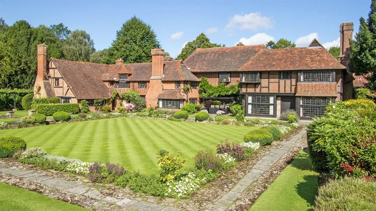 Edwin LutyensInspired House in Surrey with 8 Bedrooms, Indoor Pool