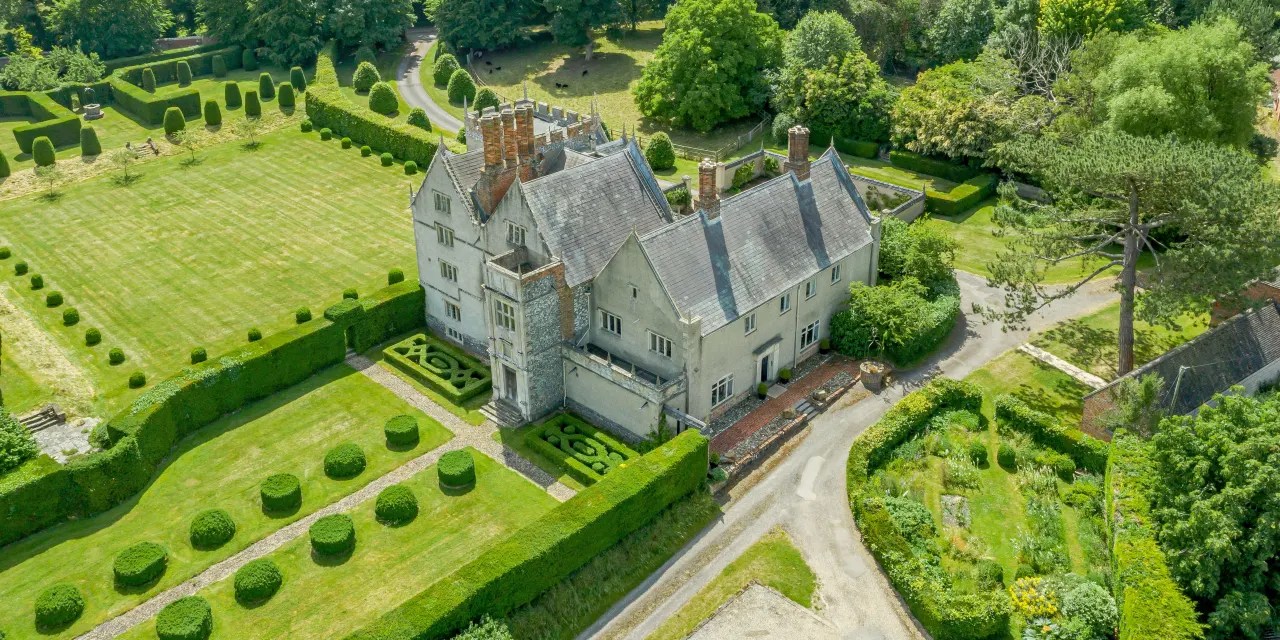 A 400YearOld Manor With Ties to the English Civil War Lists for £4.75