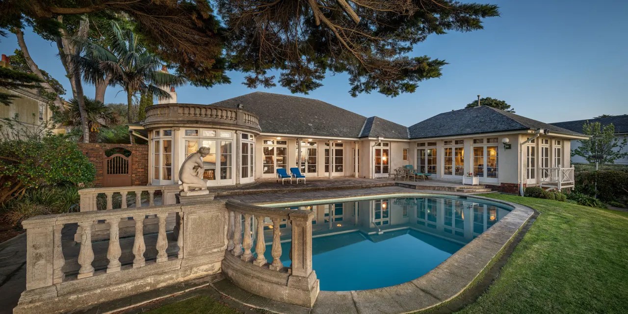 Historic Melbourne, Australia, Mansion Is a ‘Picture of ’70s Glamour