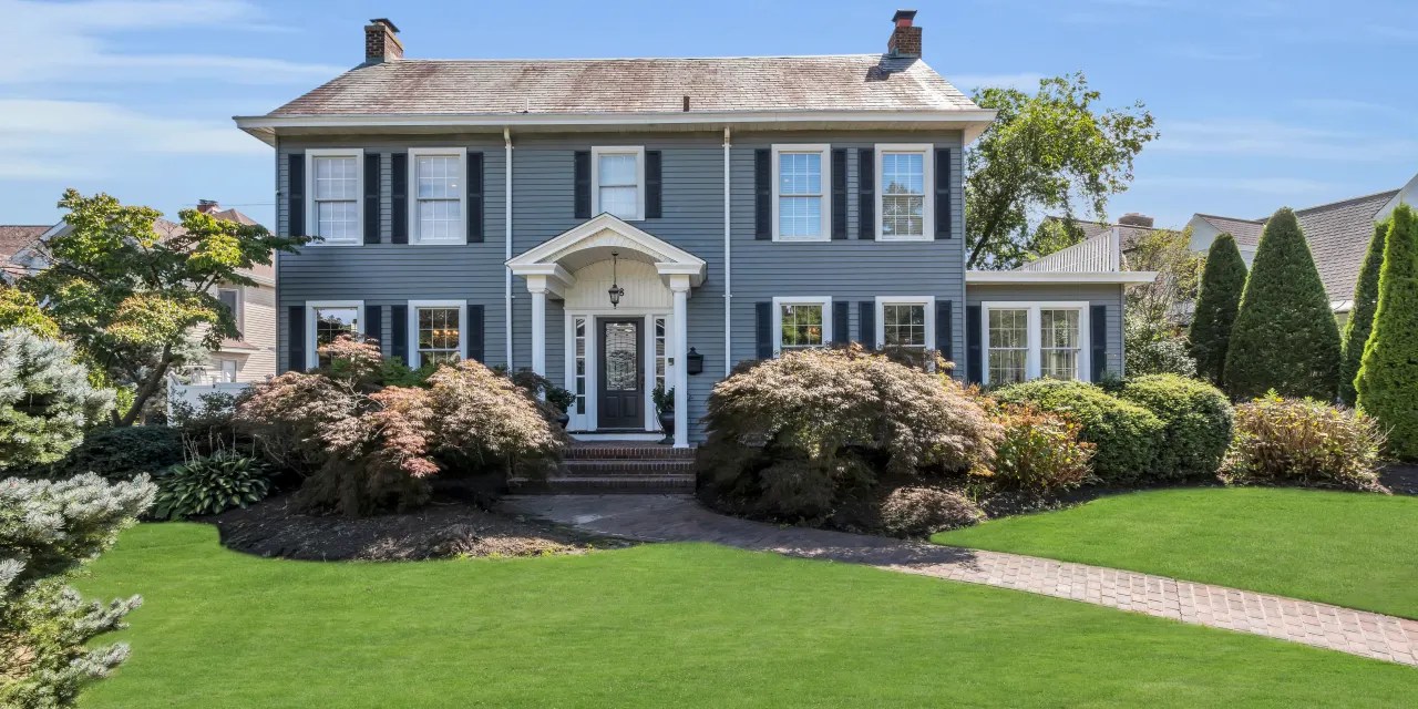 'Amityville Horror' House Sells for 1.5 Million Mansion Global