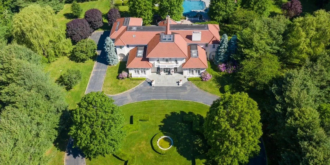 Notorious B.I.G. and Diddy Made Videos at This New York Estate