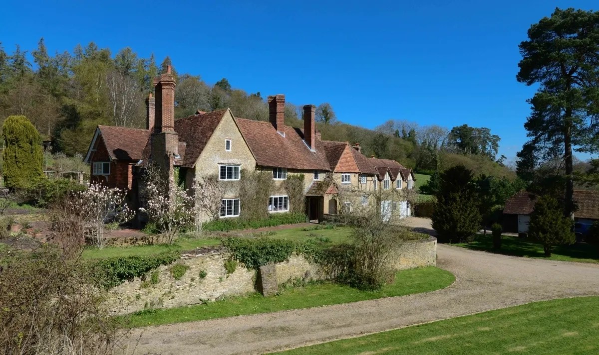 Former Home of Winston Churchill Available to Rent Mansion Global