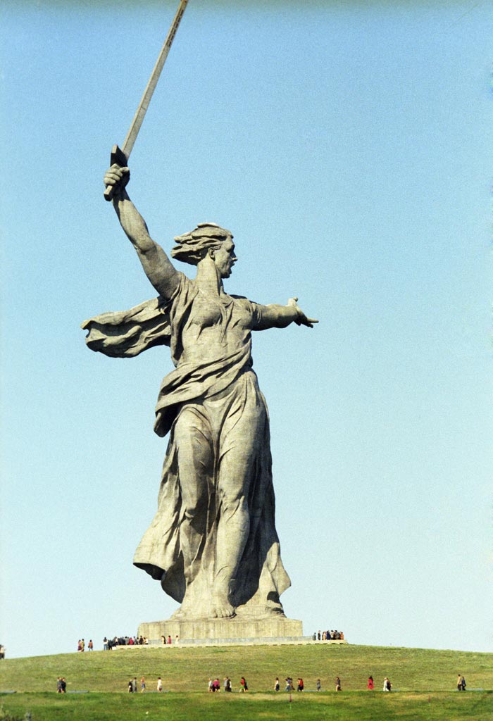 The Motherland Calls (Mother Motherland) Travel