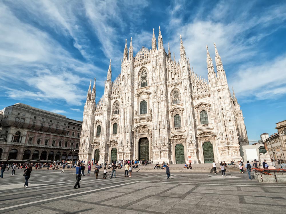 Milan Cathedral (Duomo di Milano) Map, Facts, History, Location