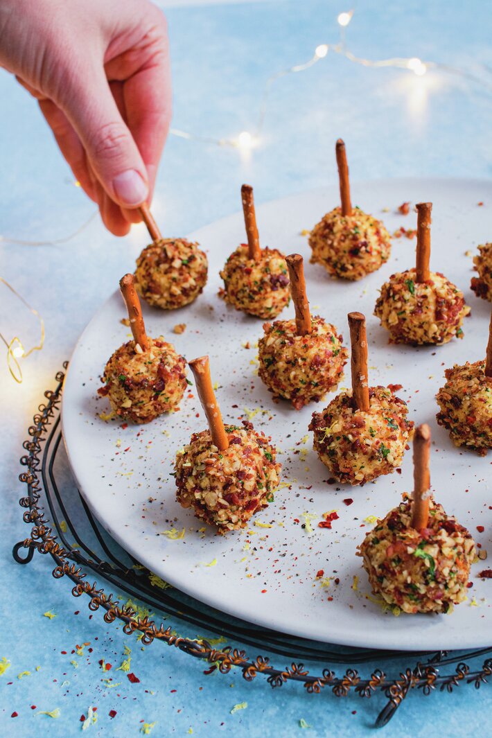 Cheese balls med baconstrøssel Oppskrift MatPrat