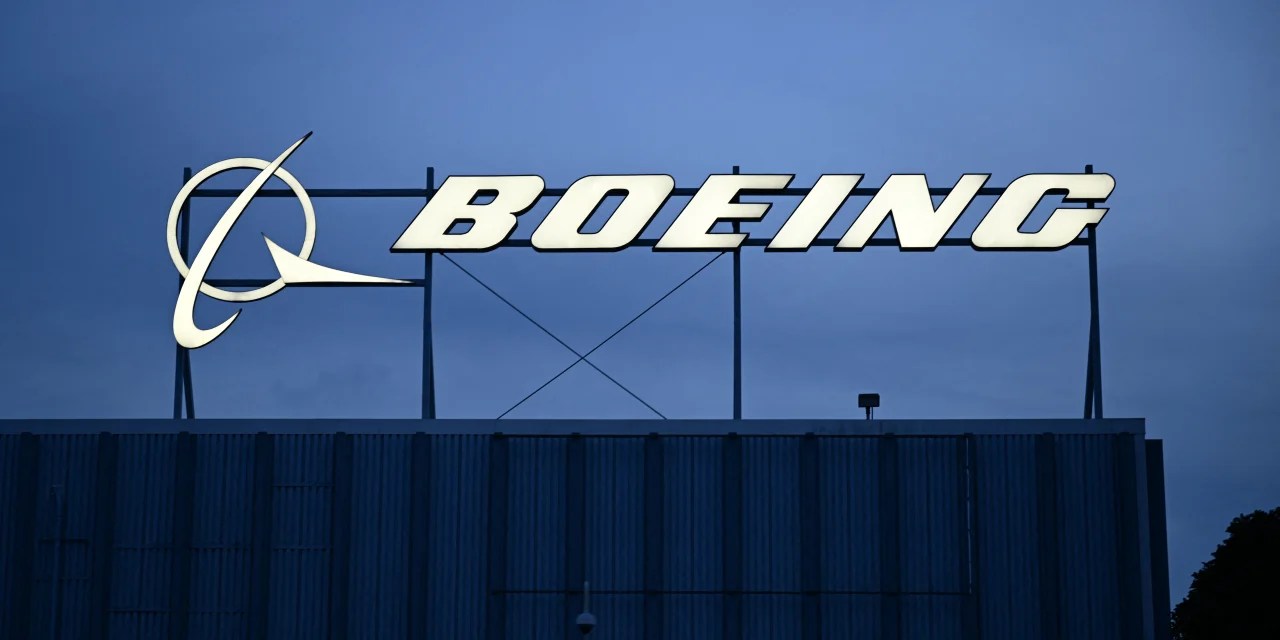 Boeing raises greaterthanexpected 21 billion from new stock sales