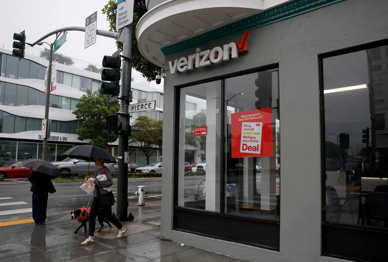 Verizon’s outage may have annoyed users, but it didn’t bother investors