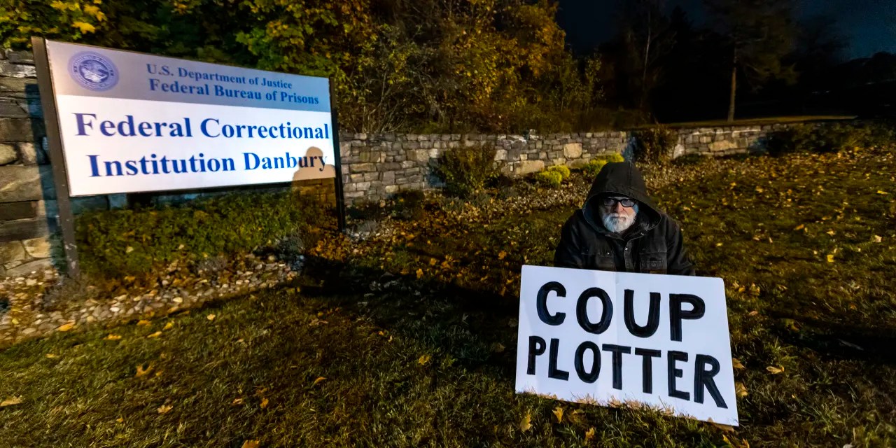 Trump strategist Steve Bannon released after four months in prison