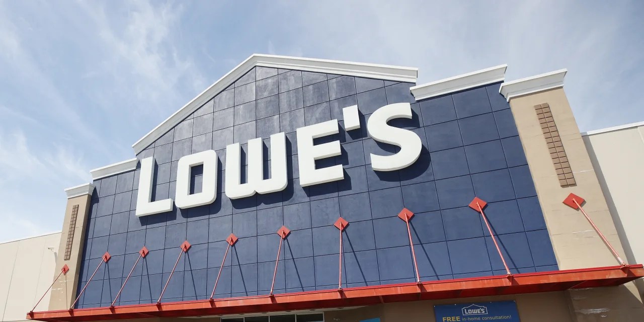 Home Depot vs. Lowe’s — should you buy either stock now? MarketWatch