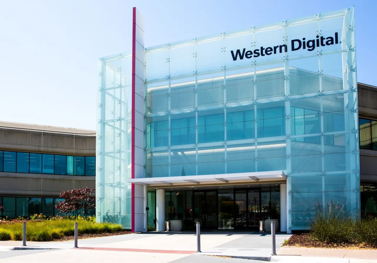 The memory trade is faltering as Western Digital’s stock slides in the face of earnings beat
