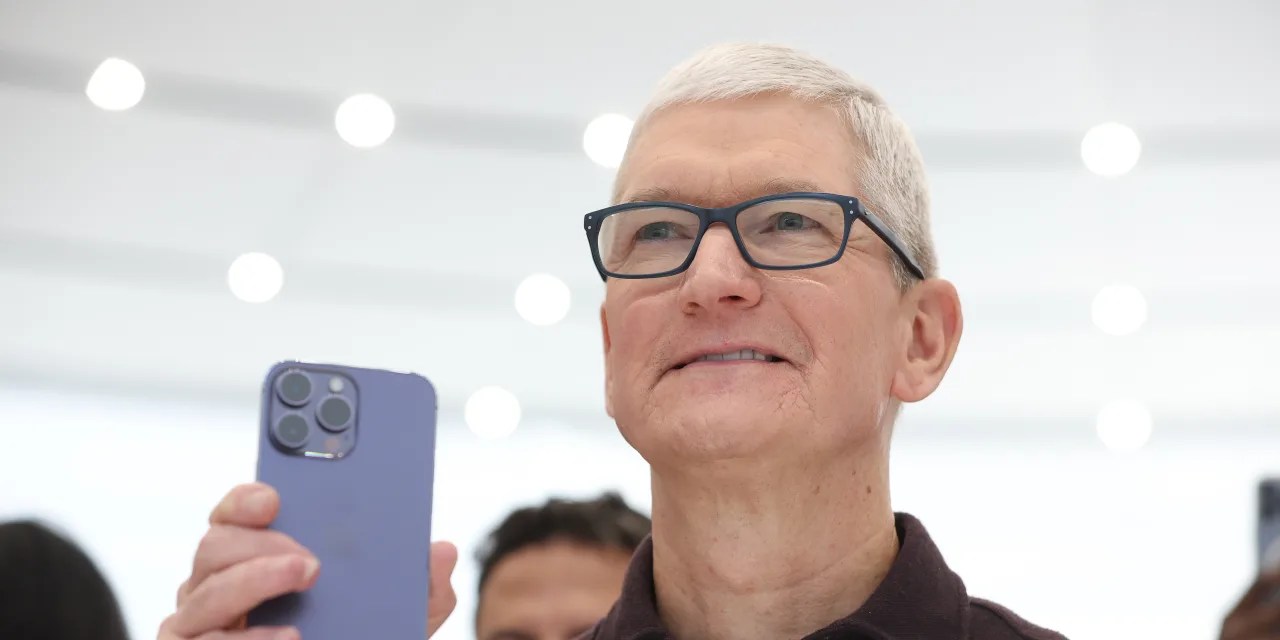 Tim Cook didn't have 'one more thing,' so Apple offered consumers a