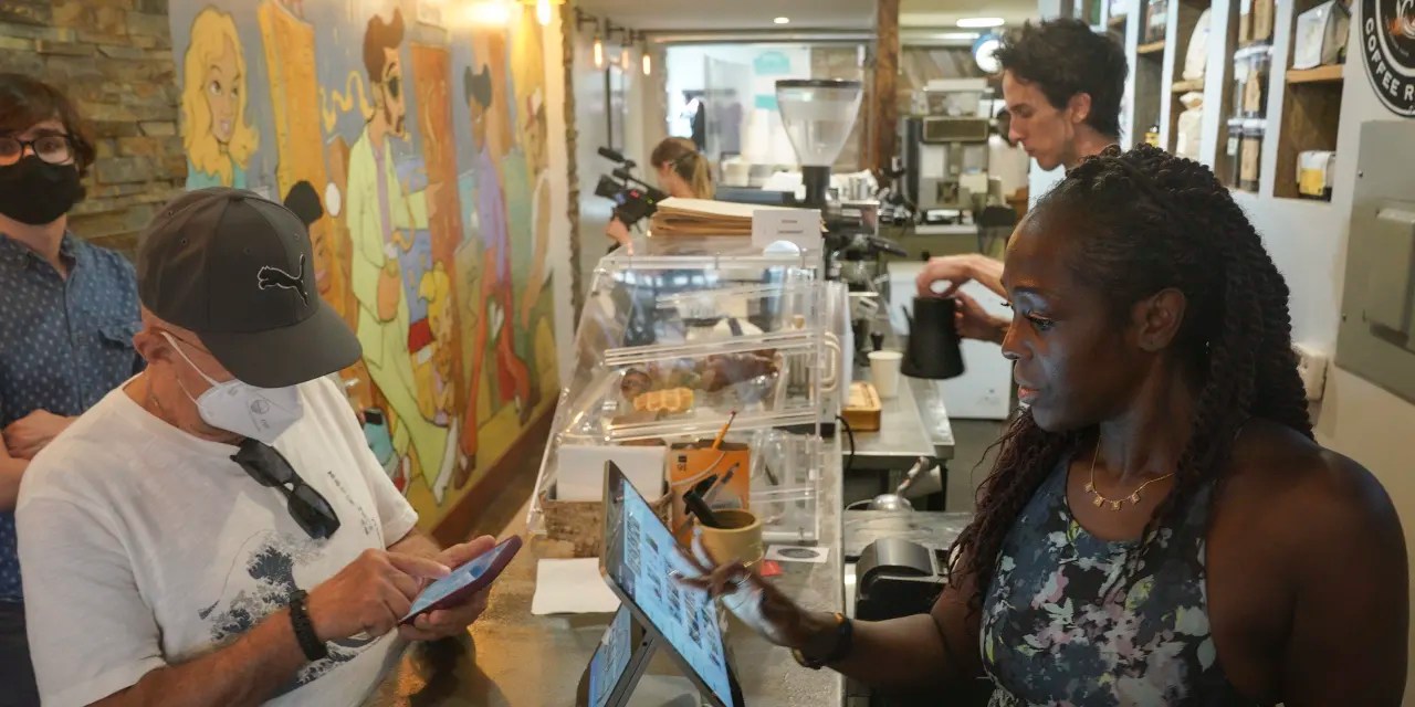 U.S. Census inequality grew last year, but childhood poverty