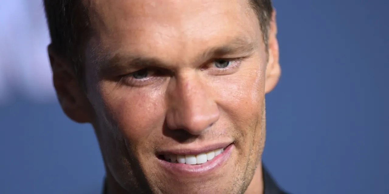 Retired Tom Brady tweets ‘I’m not sure what to do with my hands’ GIF