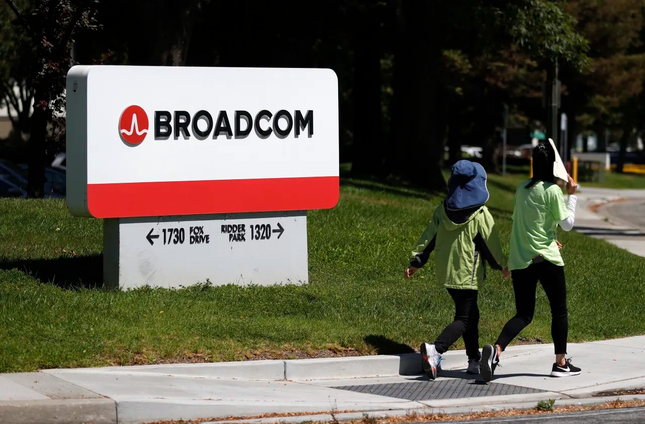 Can Broadcom’s stock break the software curse after earnings? Here’s what Wall Street is saying.