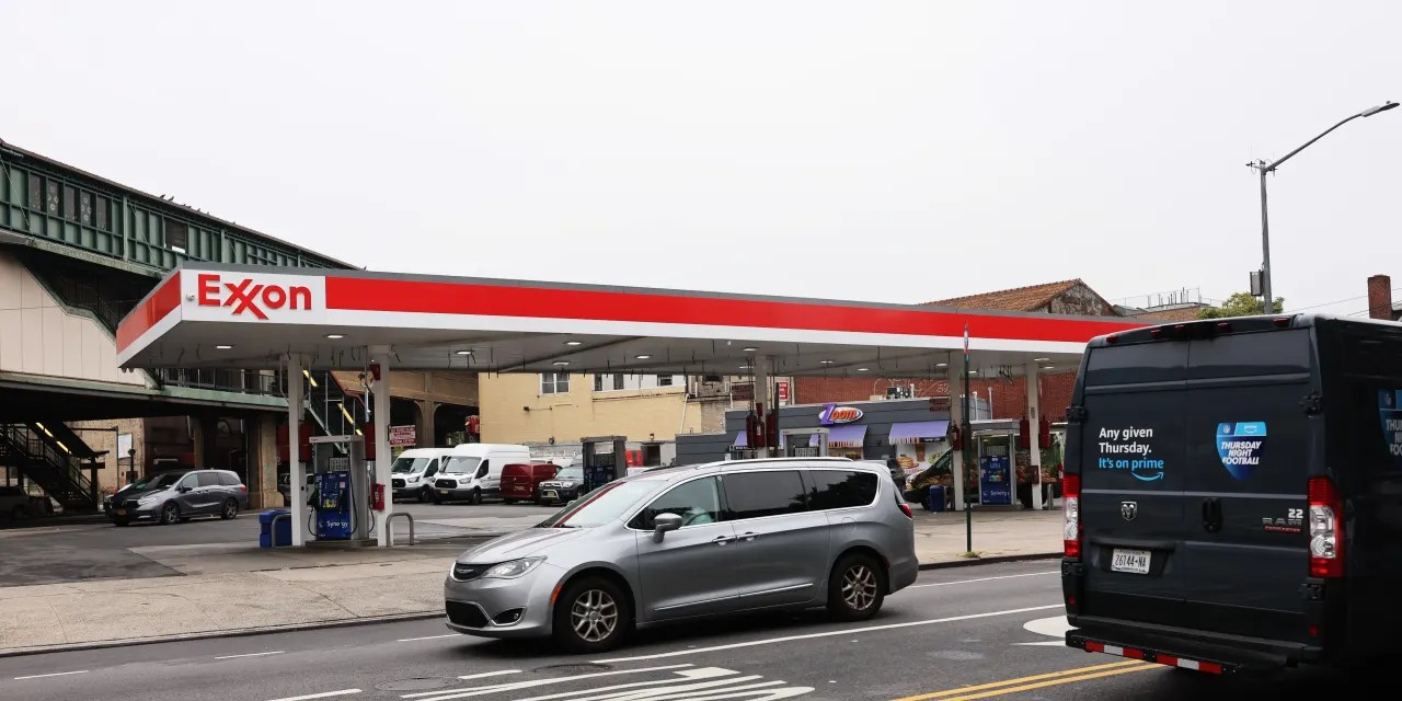 Pioneer’s CEO cheers Exxon’s ‘great dividend.’ Here’s how much he could