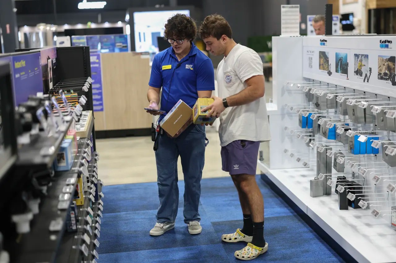 Businesses across the U.S. are beginning to pass tariff costs to consumers, Fed’s ‘beige book’ finds