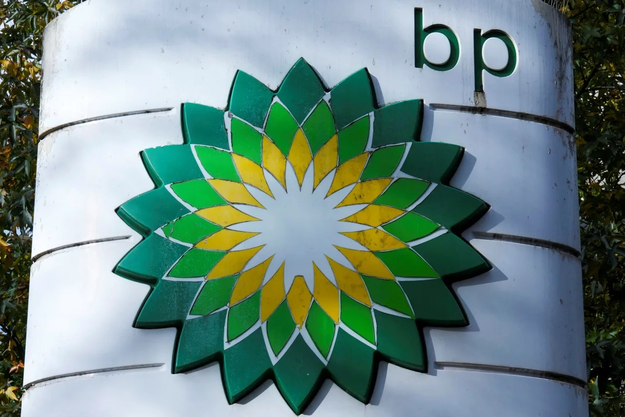 BP to halt stock buybacks as profit slumps