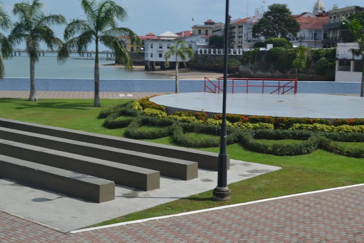 Quinto Centenario en Ciudad de Panamá 1 opiniones y 9 fotos