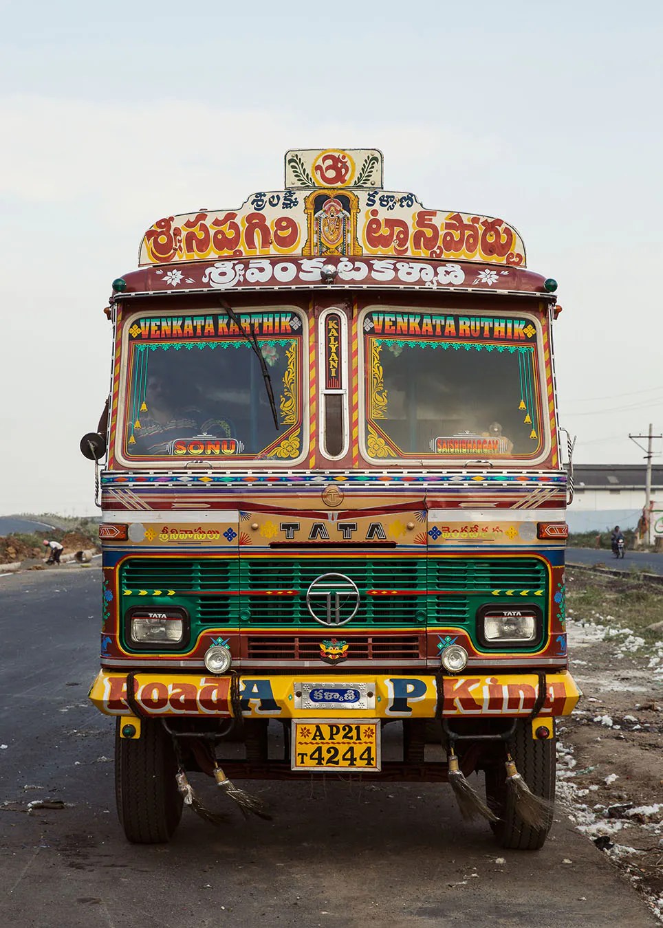 Horn Please Indian Trucks Dan Eckstein Photos The New Republic