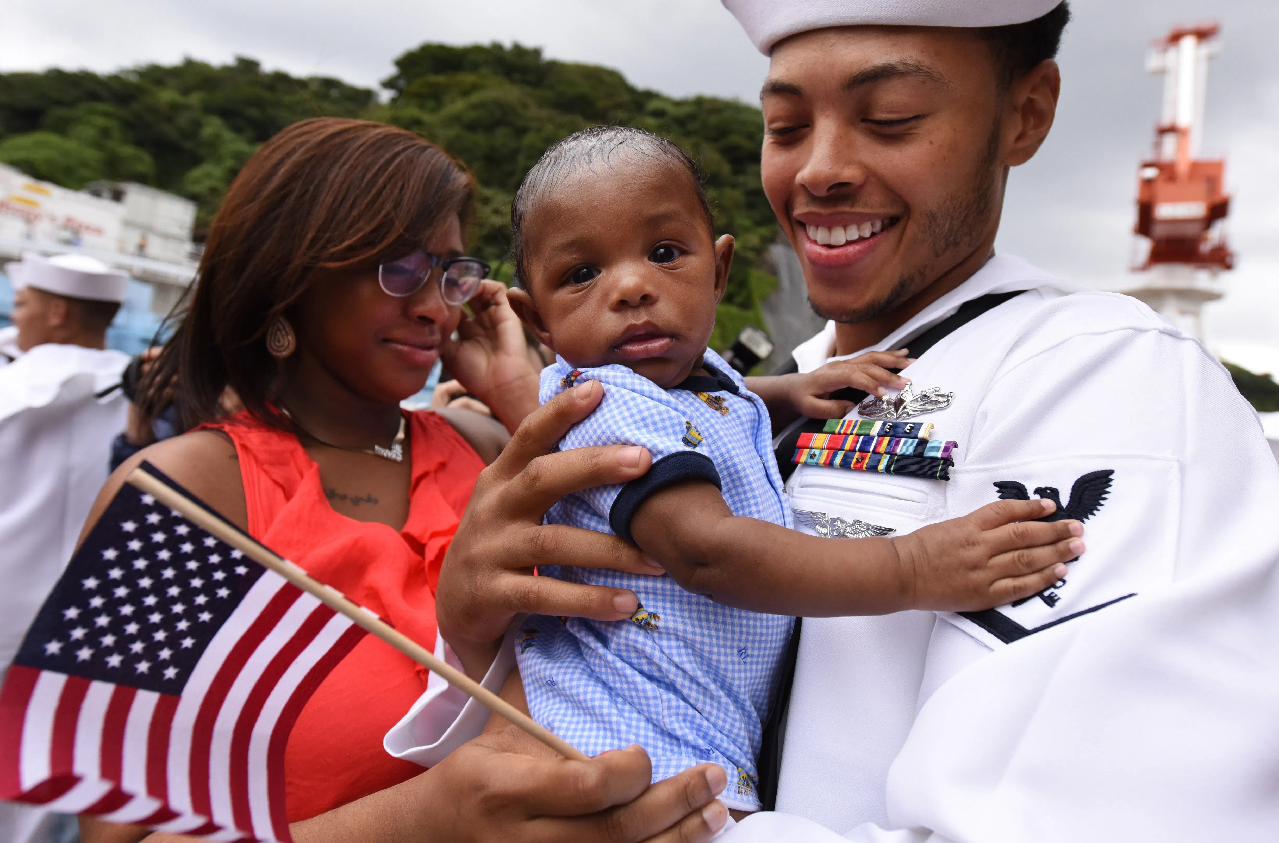 The Pentagon is cutting paid maternity leave in the Navy and Marines in order to give more leave