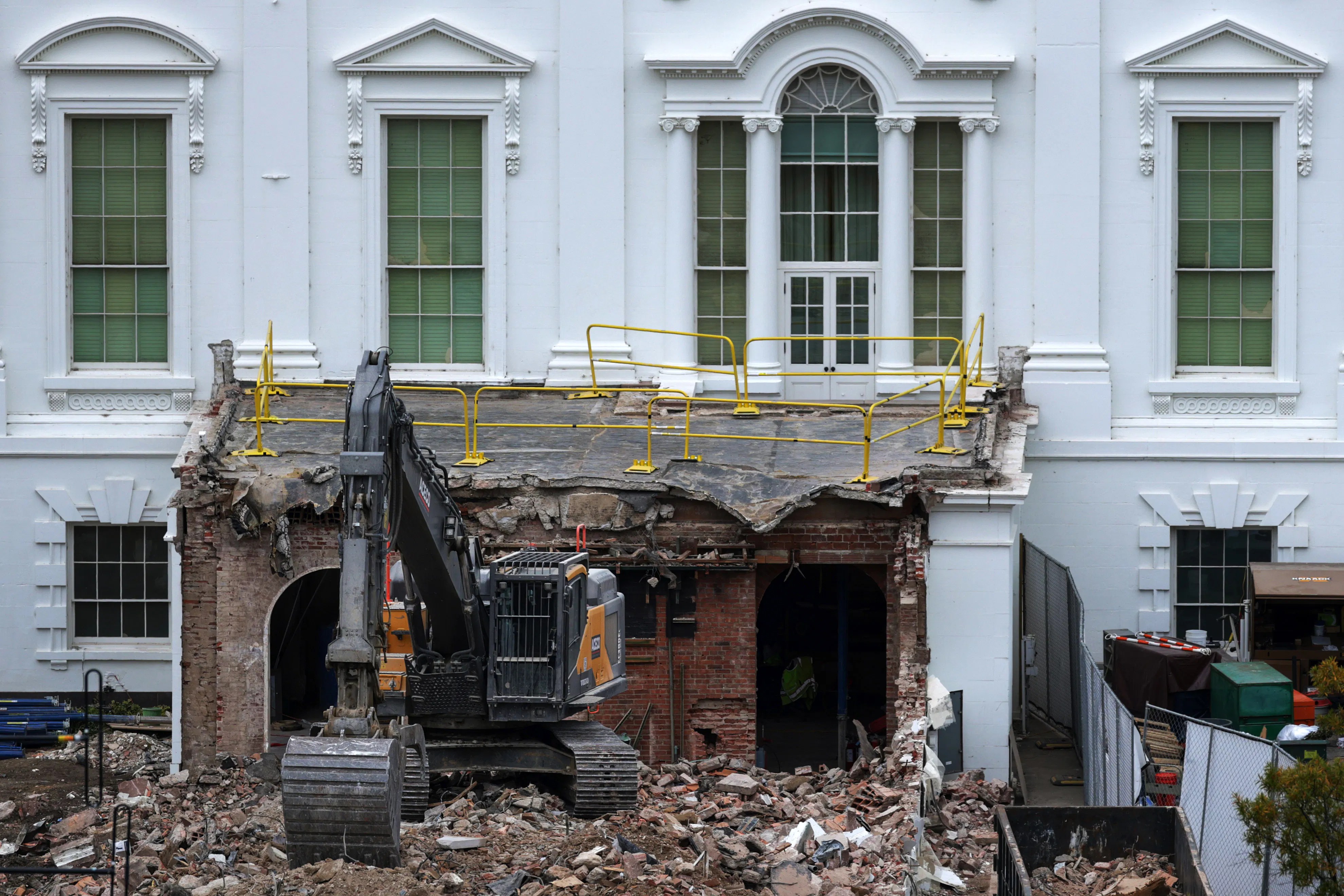 Trump’s White House Destruction May Have a Major Asbestos Problem