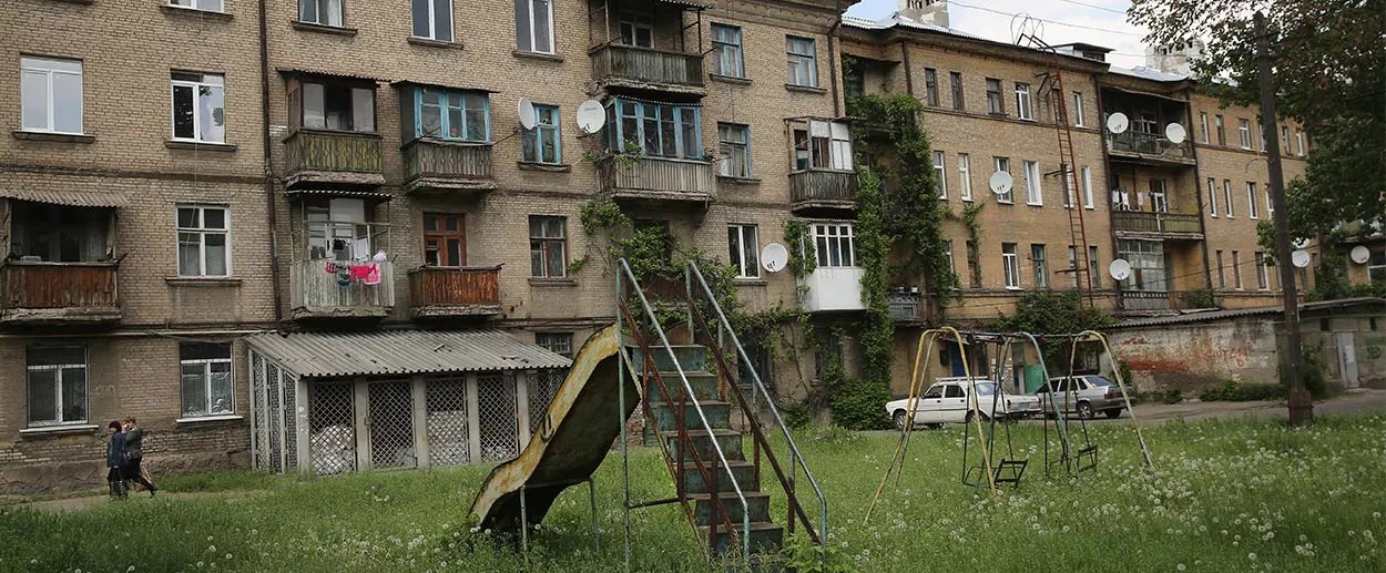 Refugees in Ukraine Thousands Have Fled Their Homes The New Republic