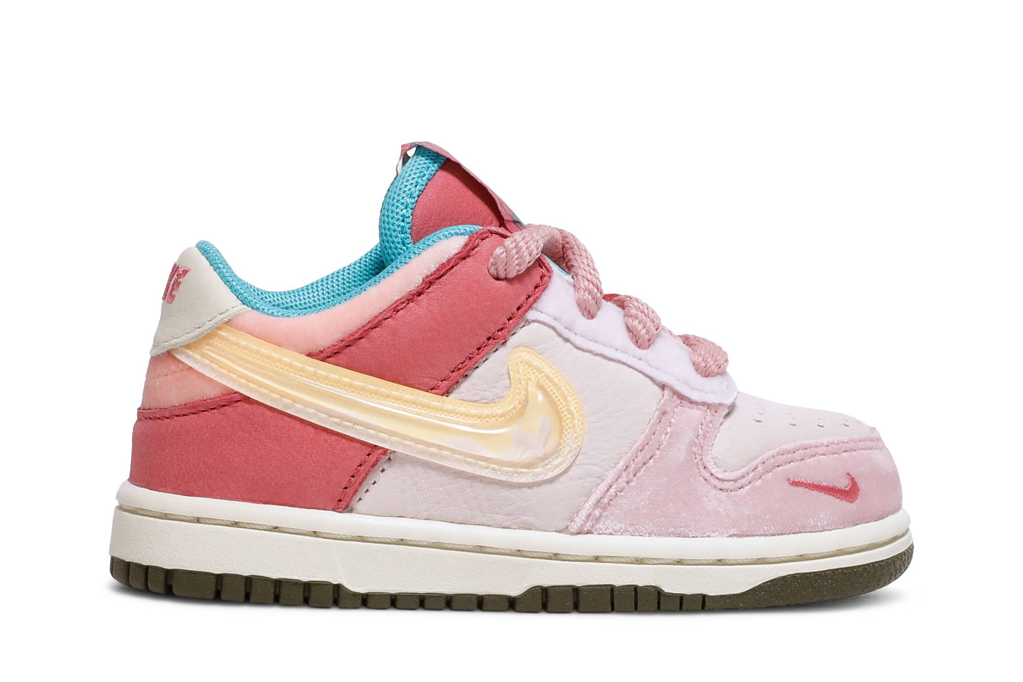 Social Status x Nike Dunk Low 'Strawberry Milk' (TD) DM3350600