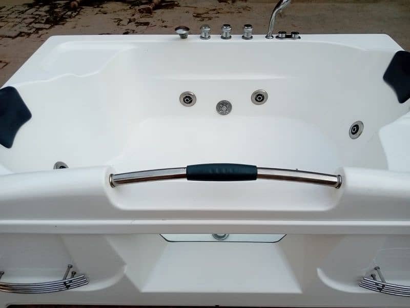 Jacuzzi Bath Tub Other Home Appliances 1076407735